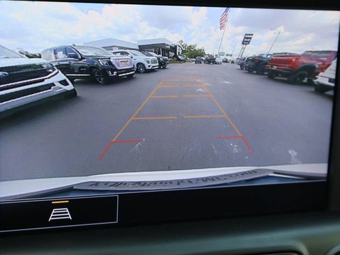 Used 2022 GMC Terrain SLE w/ Driver Convenience Package FWD image 16