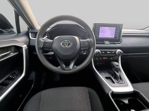 Used 2019 Toyota RAV4 XLE w/ Convenience Package FWD image 6