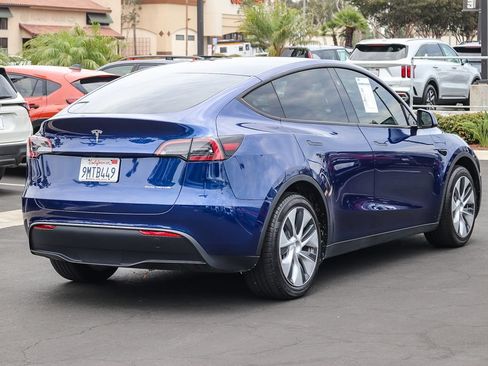 Used 2024 Tesla Model Y Long Range AWD/4WD image 5