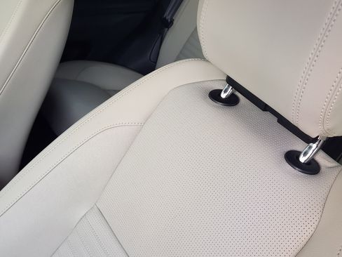 Used 2024 Land Rover Discovery Sport S image 16