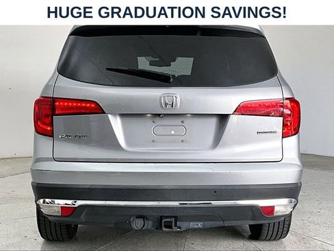 Used 2017 Honda Pilot Touring image 5