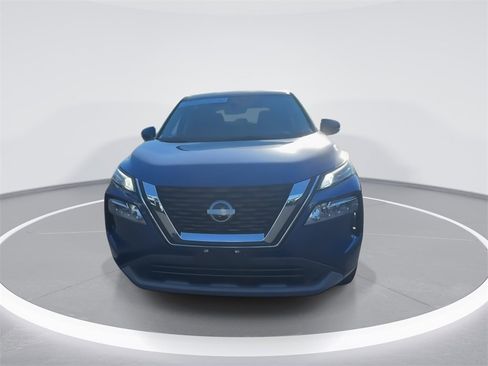 Used 2023 Nissan Rogue SV image 3