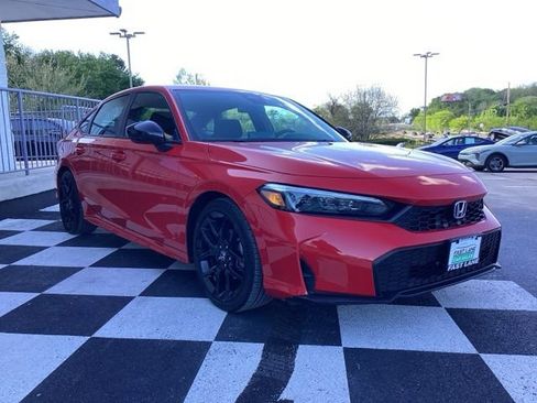 Used 2025 Honda Civic Sport image 4