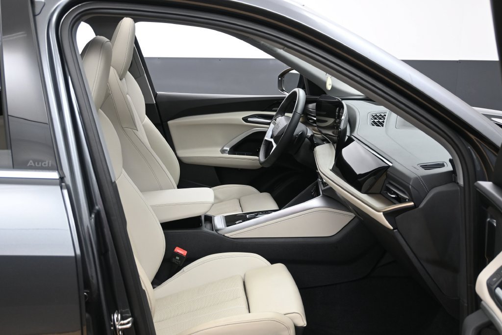 Used 2025 Audi Q5 Premium Plus AWD/4WD image 28