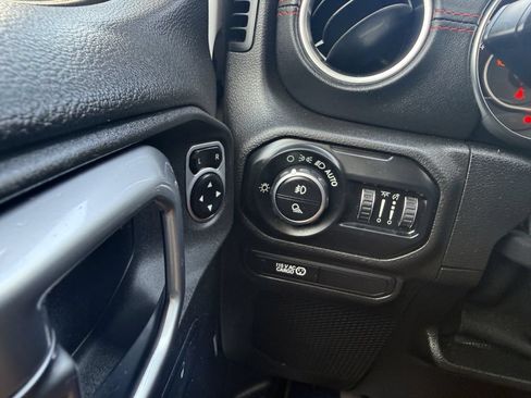 Used 2020 Jeep Gladiator Rubicon AWD/4WD image 43