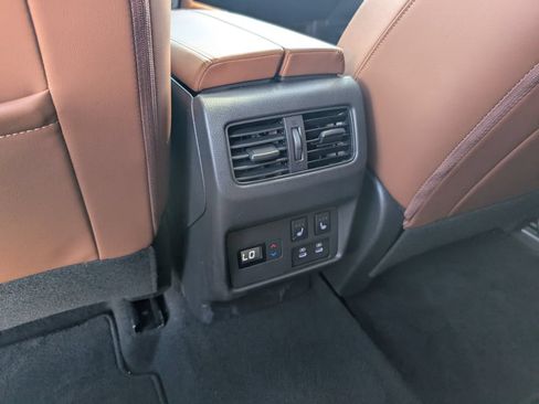 Used 2026 Nissan Rogue Platinum w/ Platinum Premium Package AWD/4WD image 28