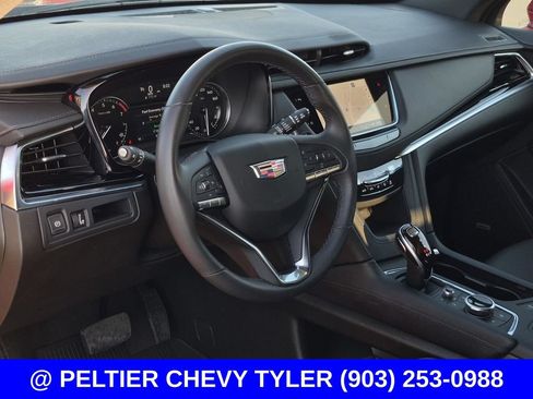 Used 2025 Cadillac XT6 Luxury FWD image 34