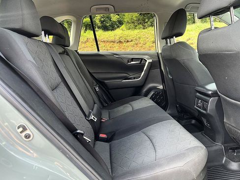 Used 2023 Toyota RAV4 XLE AWD/4WD image 20