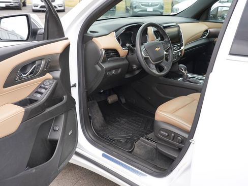 Used 2023 Chevrolet Traverse Premier AWD/4WD image 13