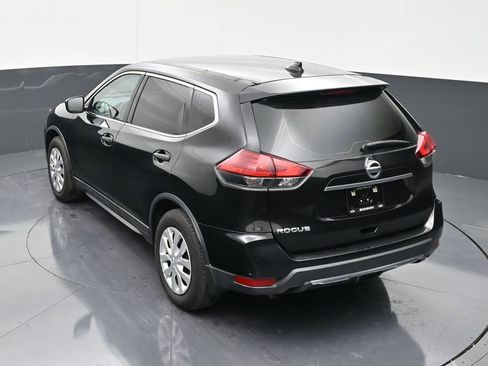 Used 2020 Nissan Rogue S FWD image 14