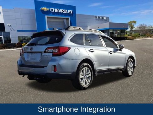 Used 2017 Subaru Outback 2.5i Premium image 9