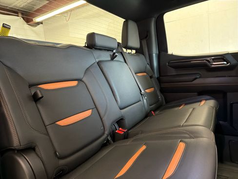 Used 2024 GMC Sierra 1500 AT4 w/ Technology Package image 31