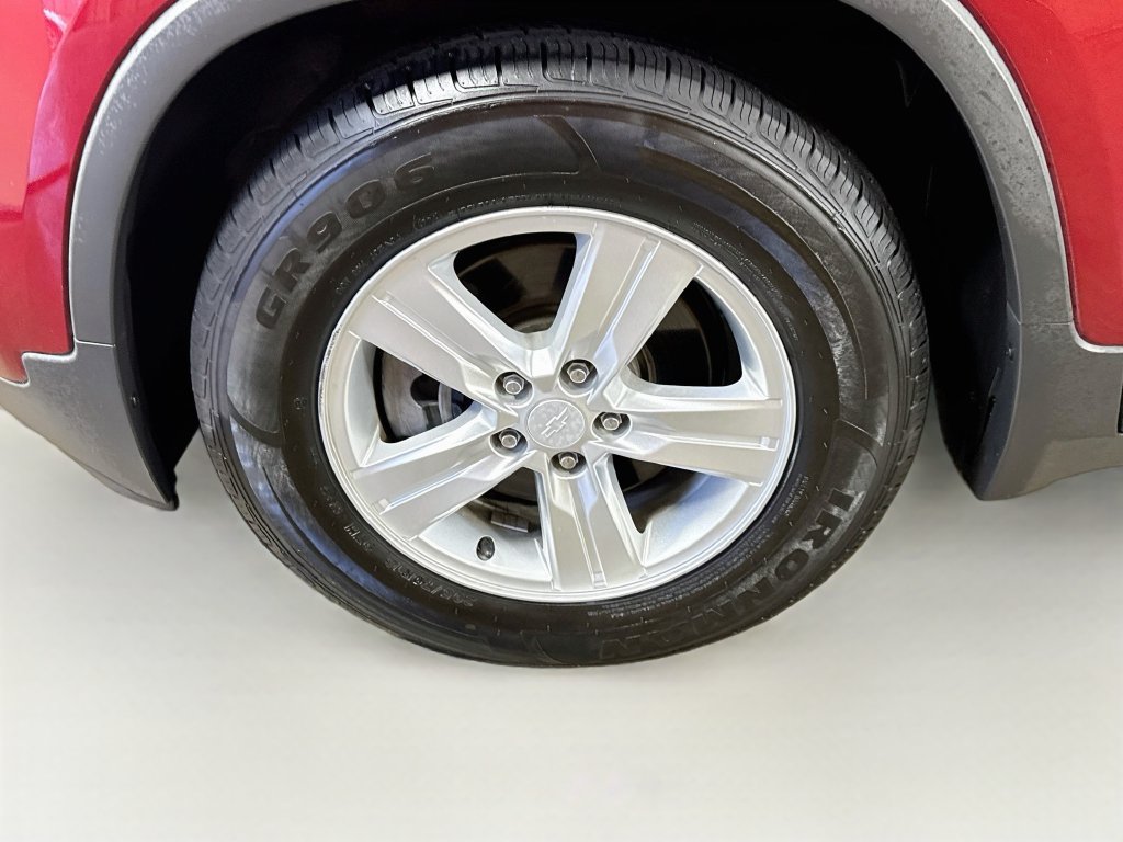 Used 2018 Chevrolet Trax LT w/ LT Convenience Package FWD image 37