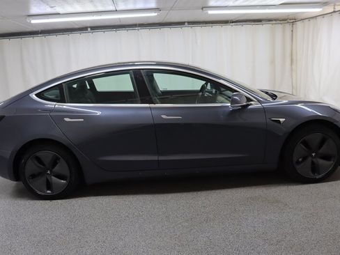 Used 2020 Tesla Model 3 Standard Range RWD image 7