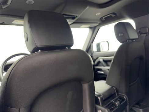 Used 2025 Land Rover Defender 110 S image 34