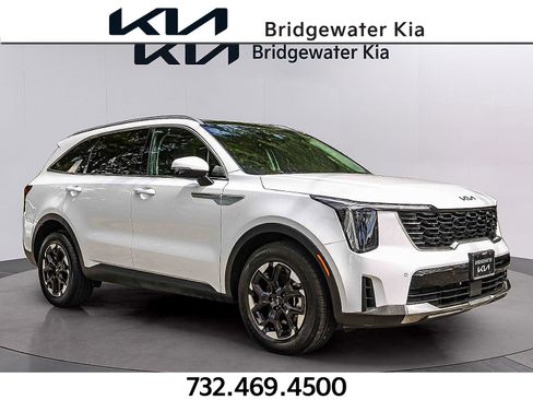 Certified 2026 Kia Sorento S w/ S Panoramic Sunroof Package FWD image 1