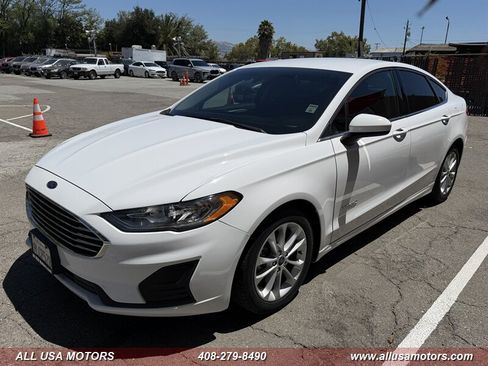 Used 2019 Ford Fusion SE FWD image 5