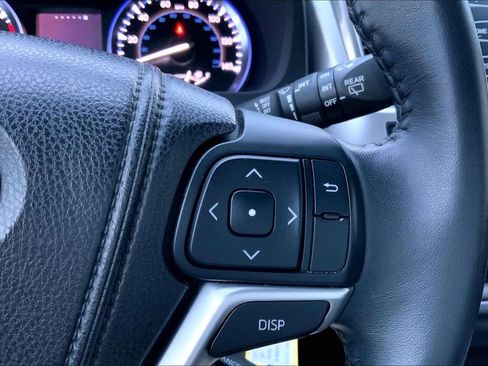 Used 2015 Toyota Highlander LE image 24