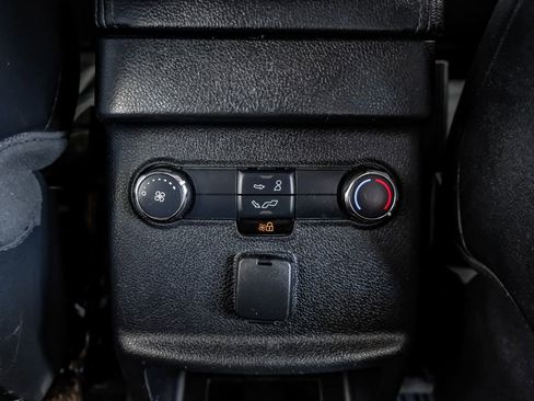 Used 2017 Ford Explorer XLT w/ Equipment Group 202A image 36