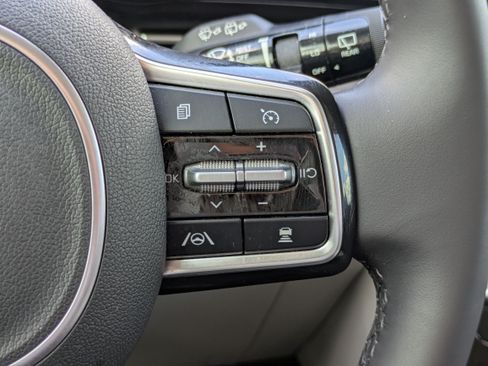 Certified 2024 Kia Carnival EX FWD image 24