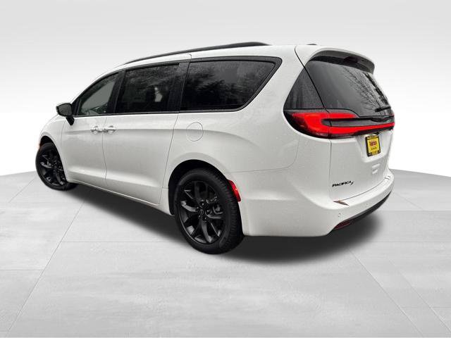New 2026 Chrysler Pacifica Select w/ S Appearance Package FWD image 5