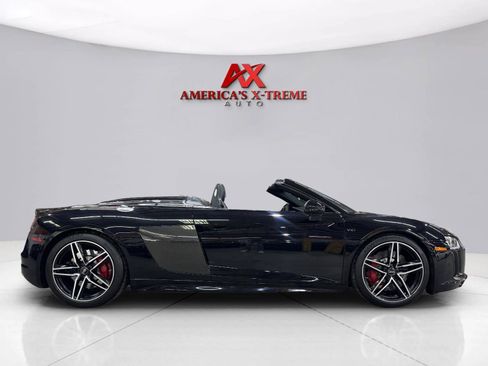 Used 2017 Audi R8 V10 w/ Carbon Exterior Package AWD/4WD image 11
