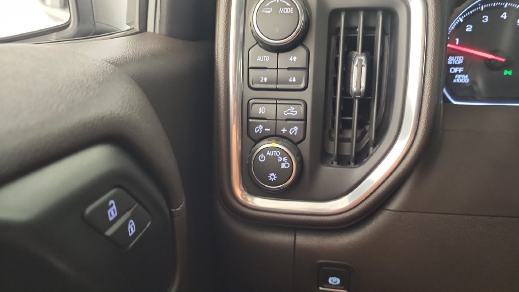 Used 2021 Chevrolet Silverado 1500 RST w/ Convenience Package II AWD/4WD image 20