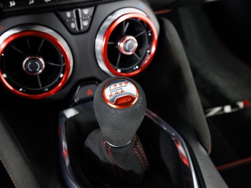 Used 2018 Chevrolet Camaro ZL1 image 26