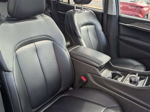 Used 2024 Jeep Grand Cherokee Limited image 6