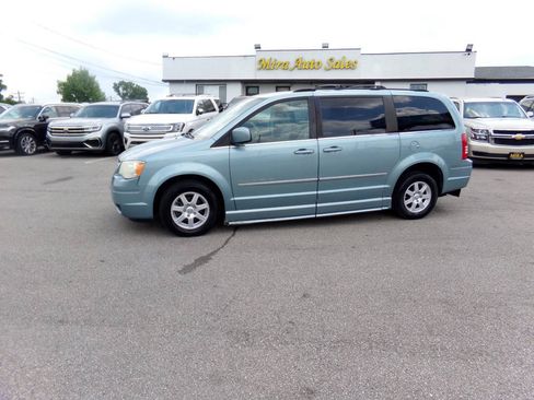Used 2010 Chrysler Town & Country Touring FWD image 1