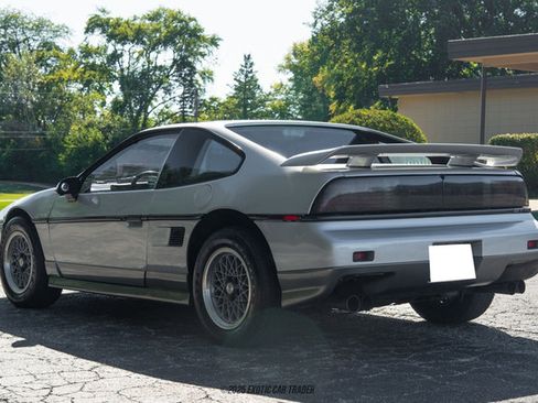 Used 1986 Pontiac Fiero GT image 6