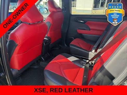 Used 2023 Toyota Highlander XSE image 17