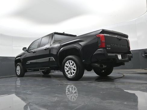 Used 2025 Toyota Tacoma SR5 AWD/4WD image 42