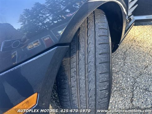 Used 2008 Chrysler Crossfire Limited image 20