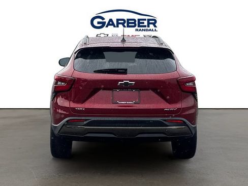 Used 2024 Chevrolet Trax ACTIV w/ Sunroof Package FWD image 4