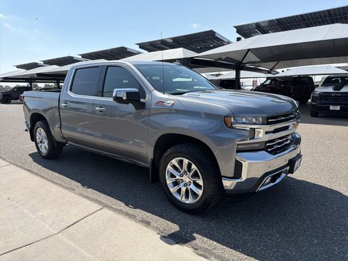 Used 2021 Chevrolet Silverado 1500 LTZ w/ LTZ Premium Package AWD/4WD image 7