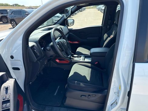 Used 2026 Nissan Frontier Pro-X w/ Tow Package RWD image 18