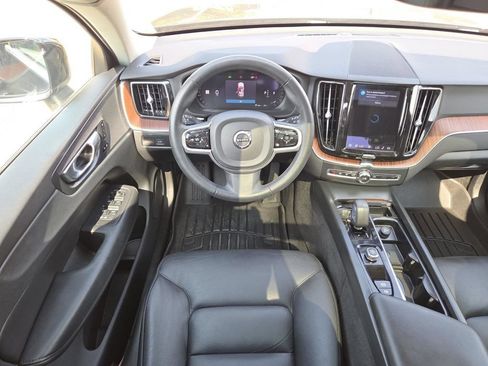 Used 2023 Volvo XC60 B5 Plus AWD/4WD image 23