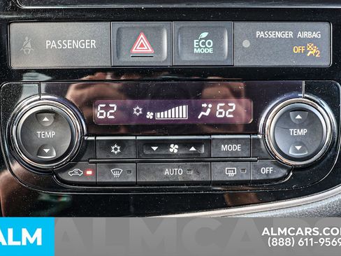 Used 2018 Mitsubishi Outlander SE image 38