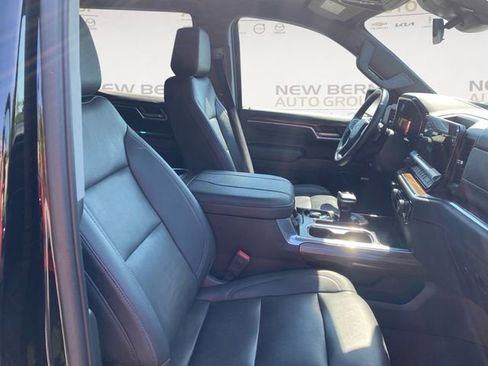 Used 2023 Chevrolet Silverado 1500 RST w/ Convenience Package II AWD/4WD image 15