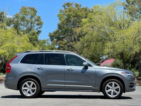Used 2018 Volvo XC90 T6 Momentum w/ Momentum Plus Package AWD/4WD image 4