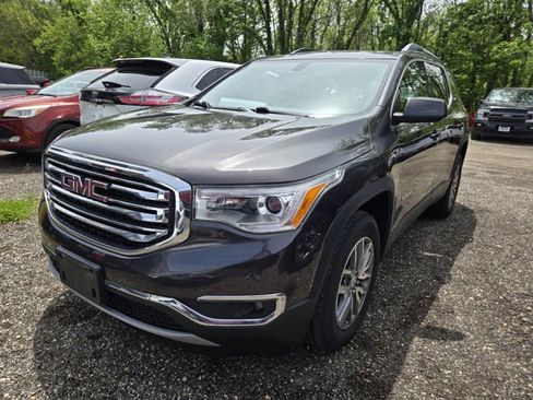Used 2017 GMC Acadia SLE FWD image 2