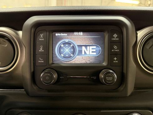 Certified 2018 Jeep Wrangler Sport AWD/4WD image 11