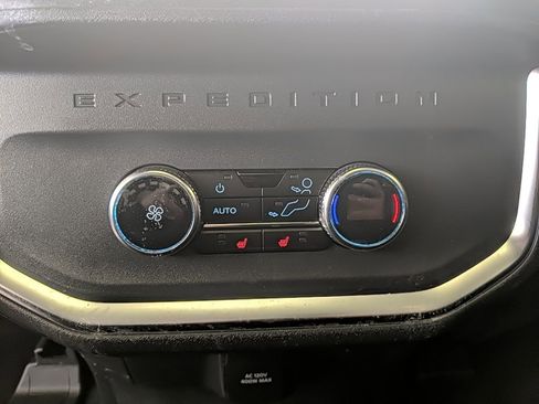 Used 2025 Ford Expedition Max Platinum image 18