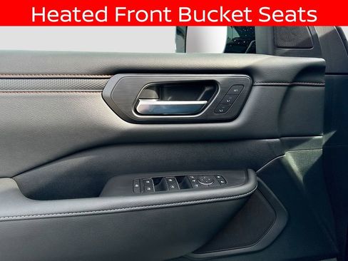 Certified 2025 Nissan Armada PRO-4X AWD/4WD image 19