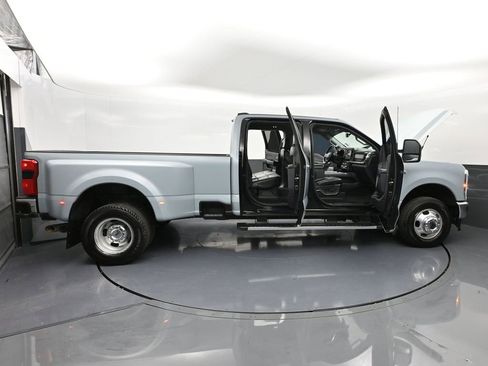 Used 2024 Ford F350 Lariat w/ Chrome Package image 54