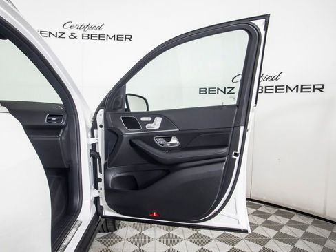 Used 2025 Mercedes-Benz GLE 450e 4MATIC image 20