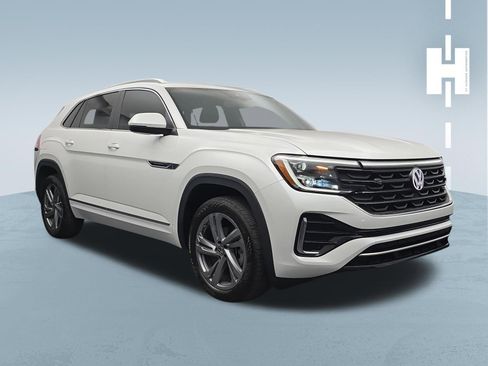 Used 2024 Volkswagen Atlas Cross Sport SEL R-Line AWD/4WD image 1
