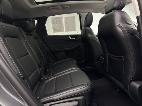 Used 2022 Ford Escape SEL image 19