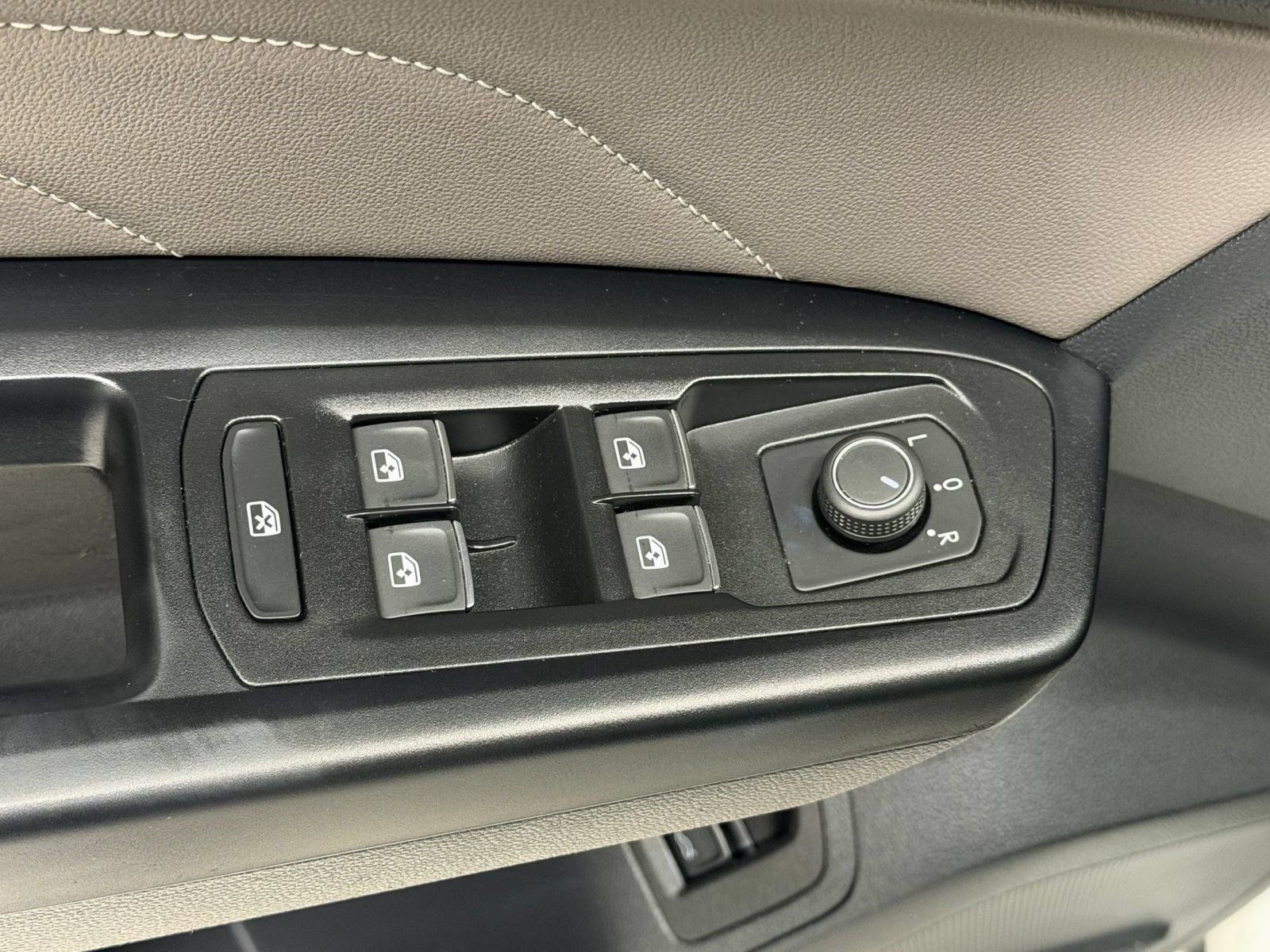 Used 2021 Volkswagen Atlas SEL AWD/4WD image 29